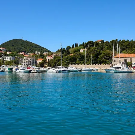 בית הארחה Boutique Garden 3*